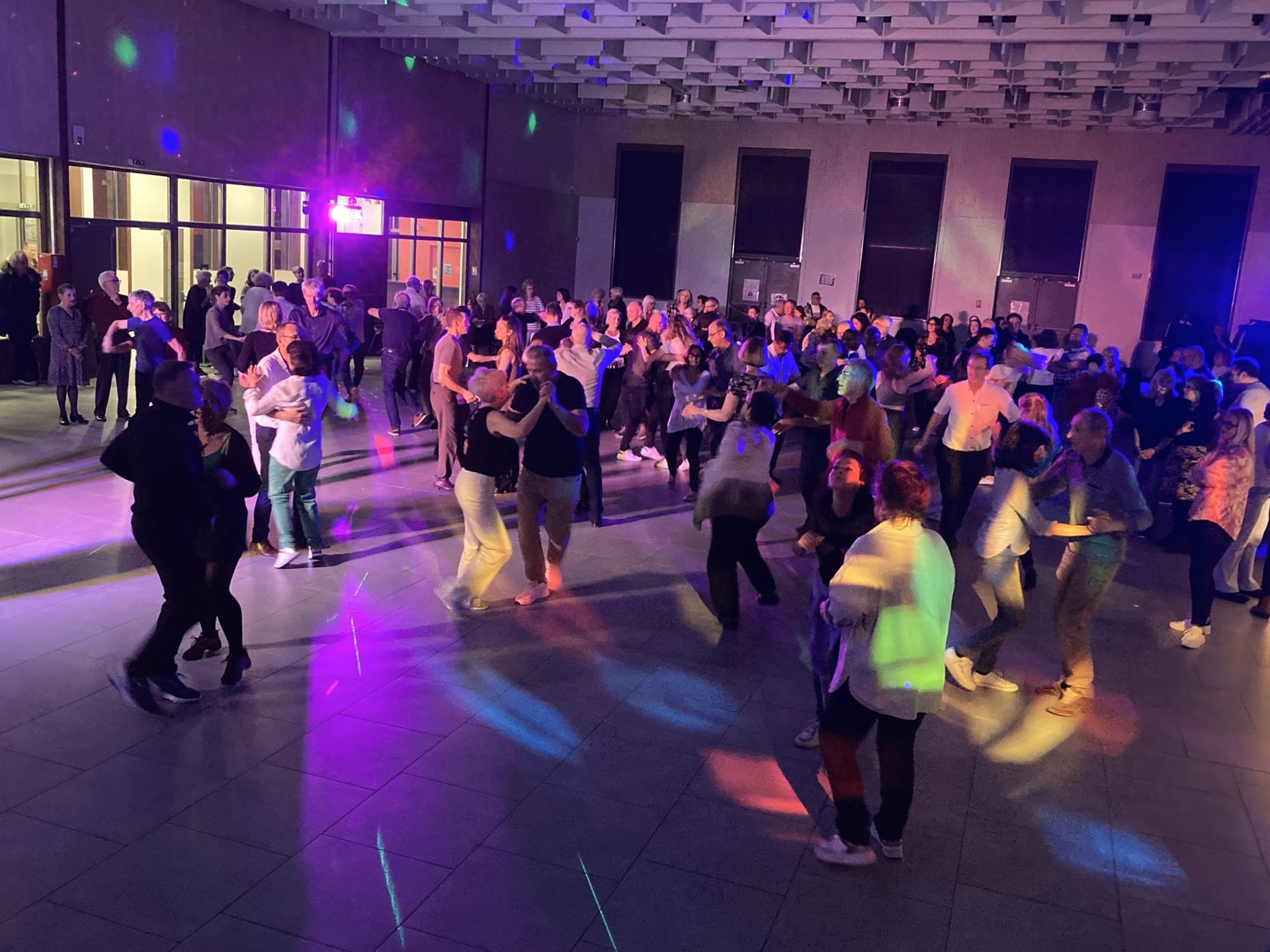 soiree dansante organisee par danser a castanet